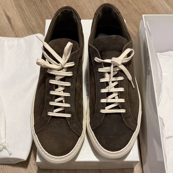 Common Projects Ach. Low Waxed Suede Olive Sneakers